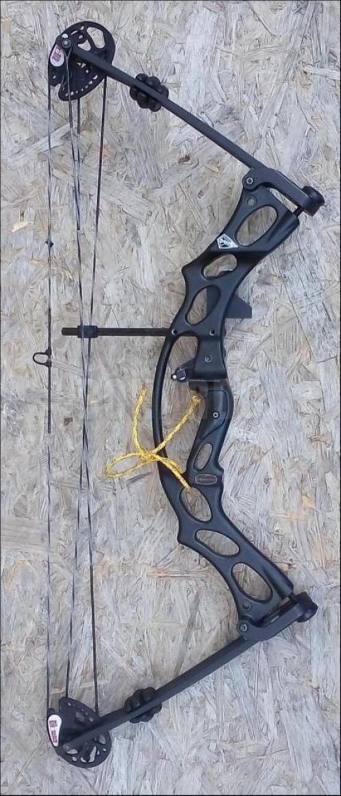 HOYT ARCO COMPOUND TRYKON JUNIOR 30/40# LH B.O + ACCESSORI